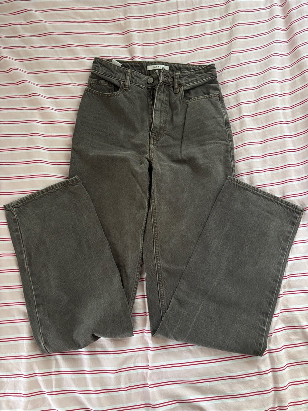 PacSun Women's Boyfriend Jeans in Washed Charcoal